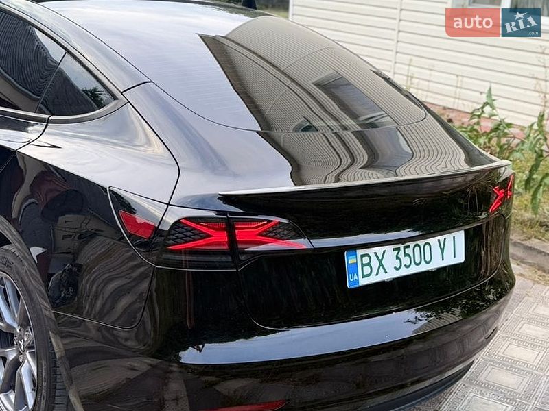 Седан Tesla Model 3 2023 в Хмельницком