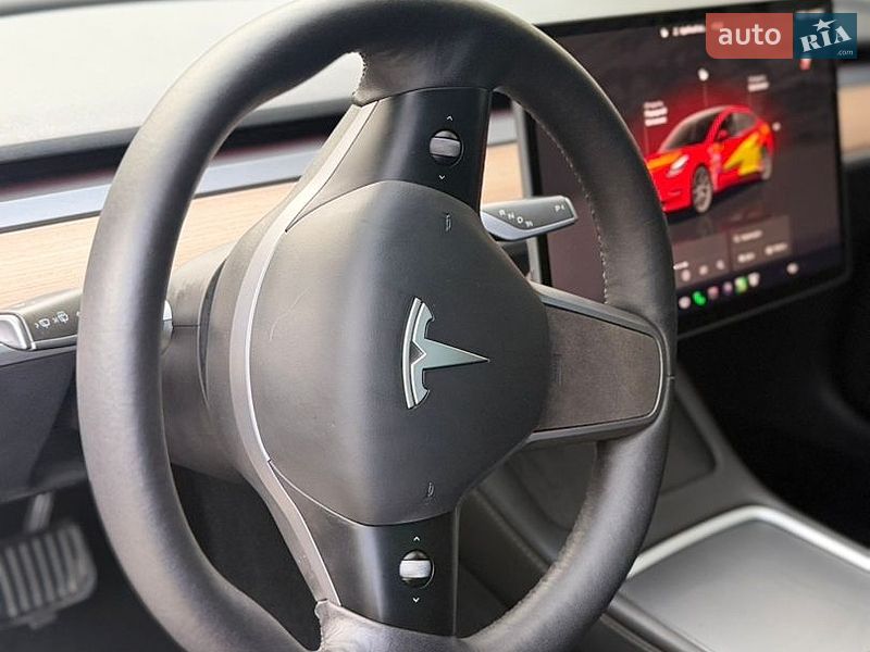 Седан Tesla Model 3 2023 в Хмельницком