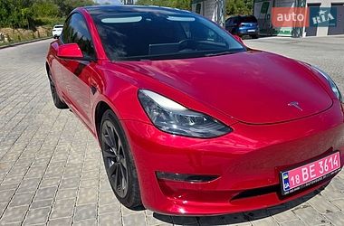 Седан Tesla Model 3 2022 в Івано-Франківську