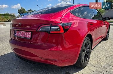 Седан Tesla Model 3 2022 в Івано-Франківську