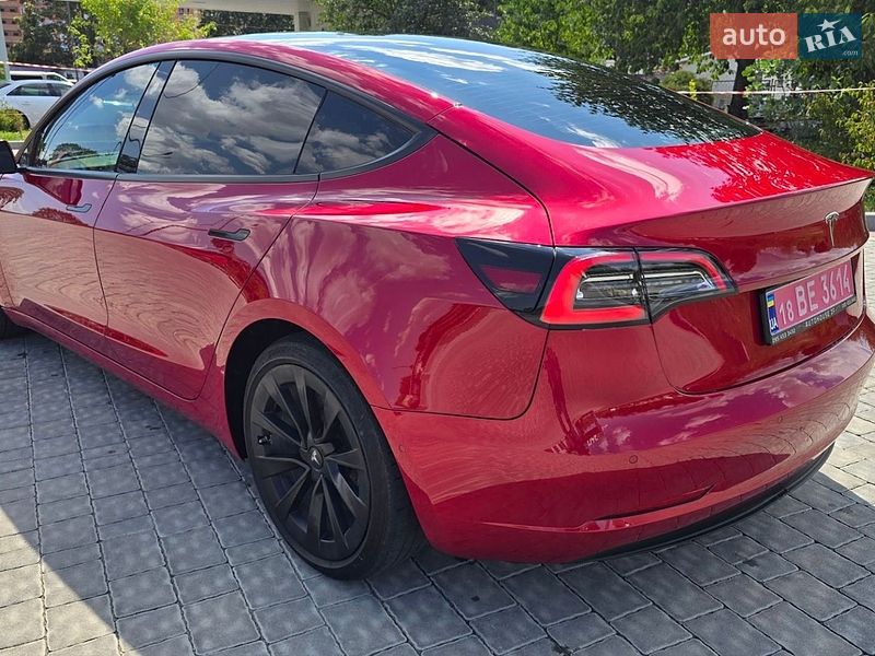 Седан Tesla Model 3 2022 в Івано-Франківську