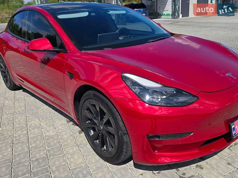Седан Tesla Model 3 2022 в Ивано-Франковске