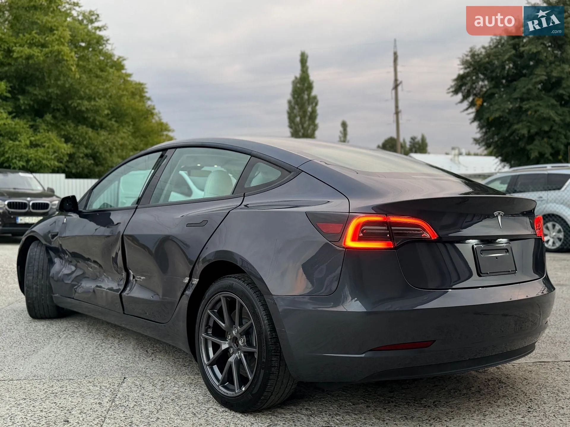 2024 Tesla Model 3 - фото 1