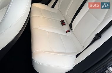 Седан Tesla Model 3 2024 в Дрогобыче