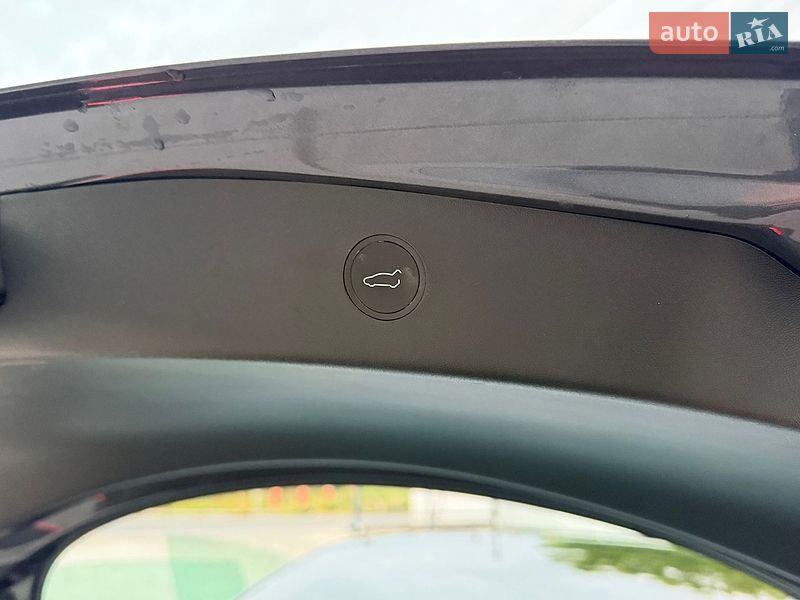 Седан Tesla Model 3 2024 в Дрогобыче