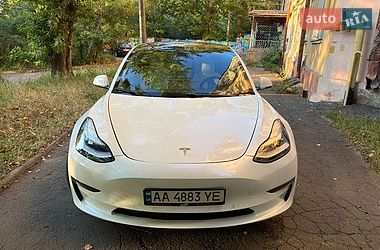 Седан Tesla Model 3 2018 в Києві