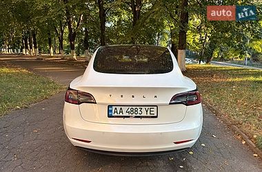 Седан Tesla Model 3 2018 в Києві