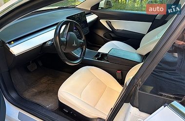 Седан Tesla Model 3 2018 в Киеве