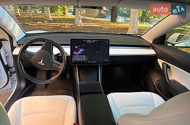Седан Tesla Model 3 2018 в Киеве