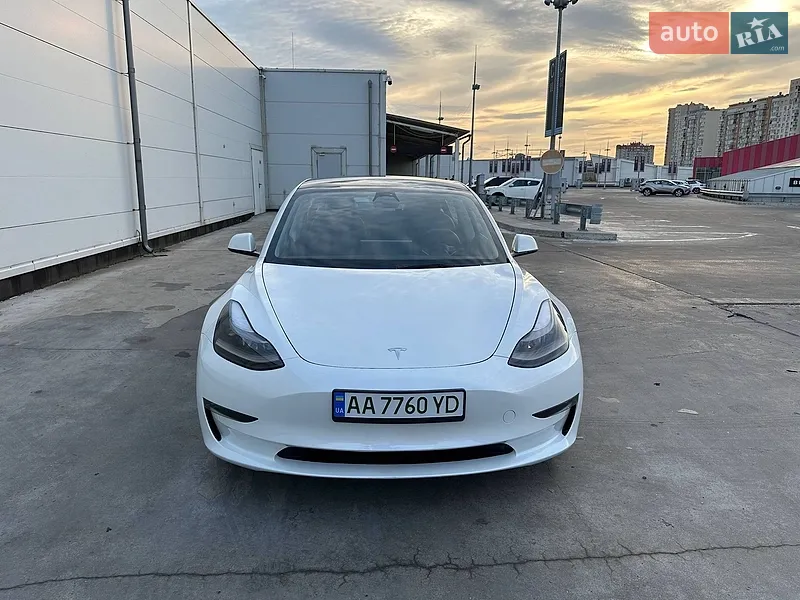 Tesla Model 3 2023