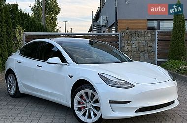 tesla model-3 2020 в Стрый от профессионального продавца Василь Зубик