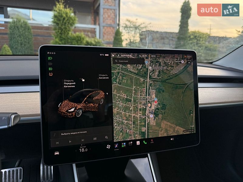Седан Tesla Model 3 2020 в Стрые
