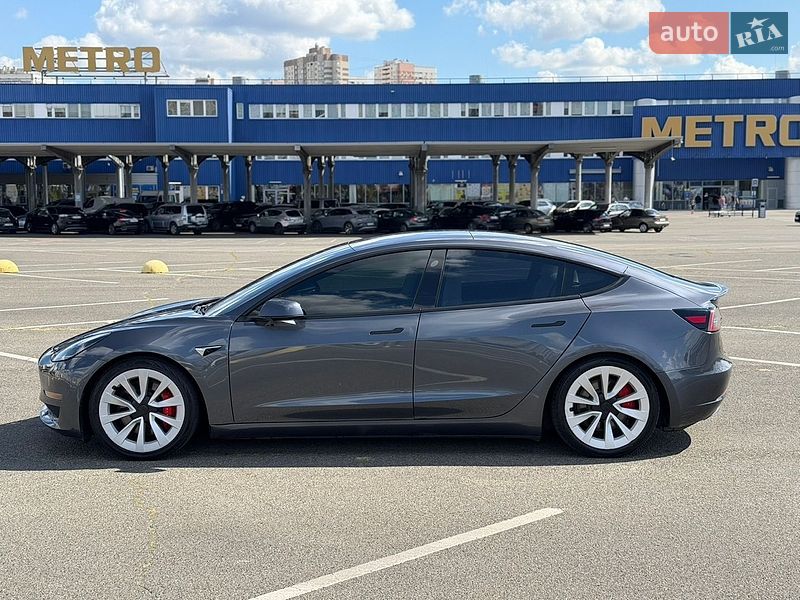 Седан Tesla Model 3 2018 в Киеве