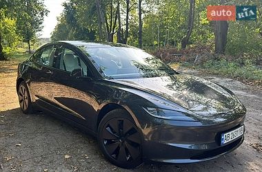 Седан Tesla Model 3 2024 в Жмеринці