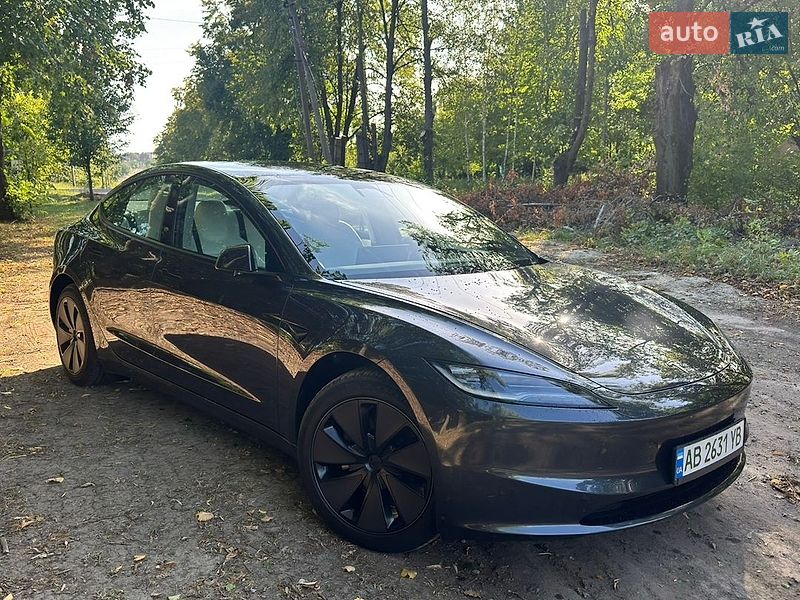 Tesla Model 3 2024