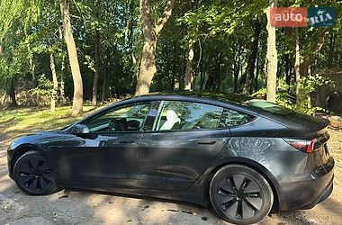 Седан Tesla Model 3 2024 в Виннице