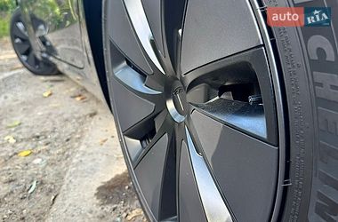 Седан Tesla Model 3 2024 в Виннице