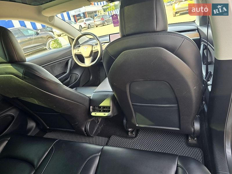 Седан Tesla Model 3 2020 в Дрогобичі