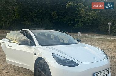 Седан Tesla Model 3 2023 в Ужгороді