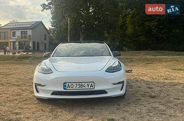 Седан Tesla Model 3 2023 в Ужгороді