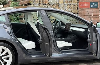 Седан Tesla Model 3 2023 в Стрые