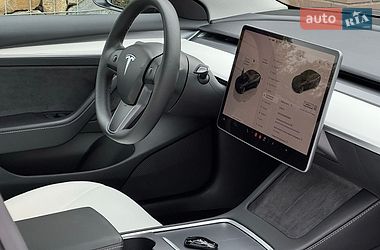Седан Tesla Model 3 2023 в Стрые