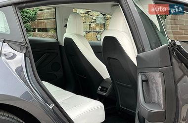 Седан Tesla Model 3 2023 в Стрые