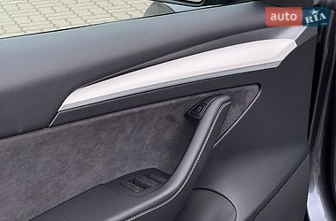 Седан Tesla Model 3 2023 в Стрые