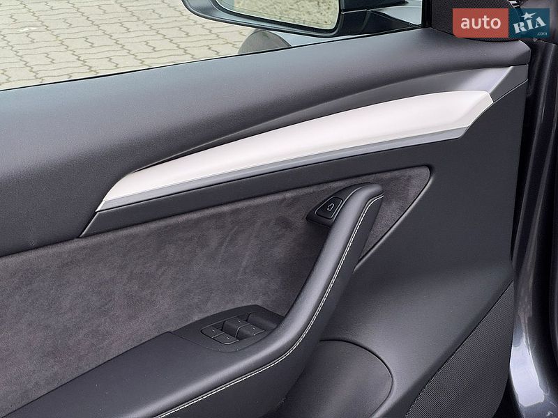 Седан Tesla Model 3 2023 в Стрые