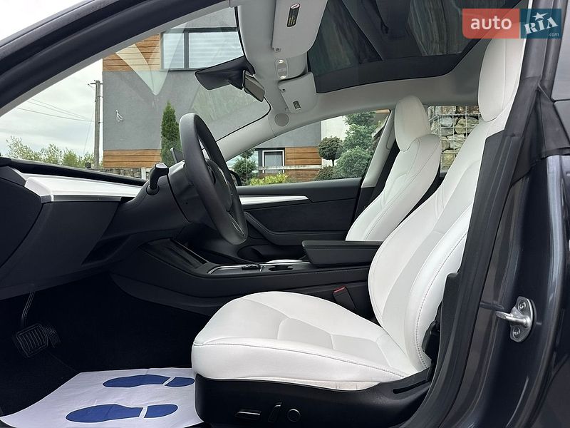 Седан Tesla Model 3 2023 в Стрые
