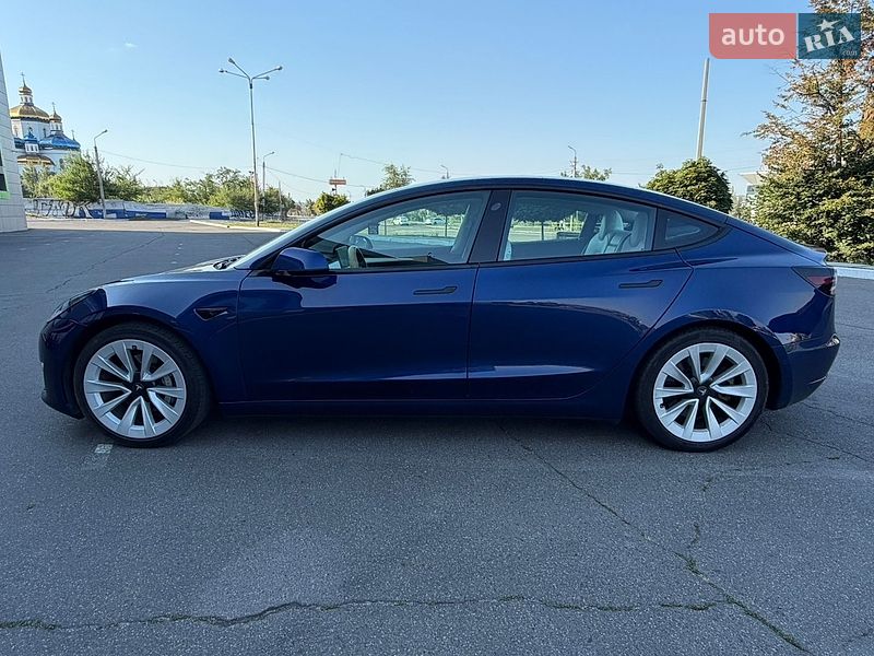 Седан Tesla Model 3 2021 в Кривому Розі