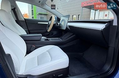 Седан Tesla Model 3 2021 в Кривому Розі