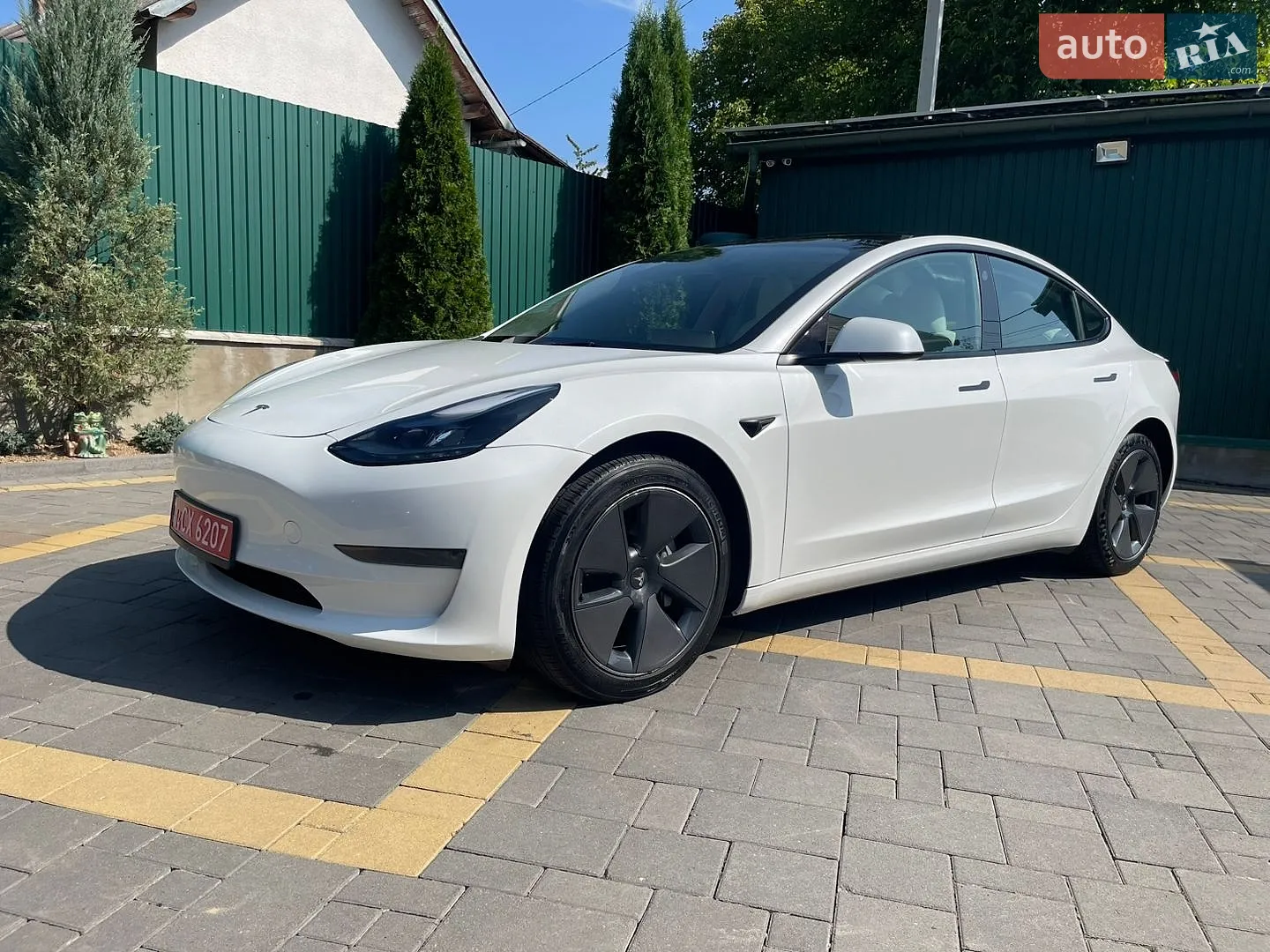 2023 Tesla Model 3 - фото 1