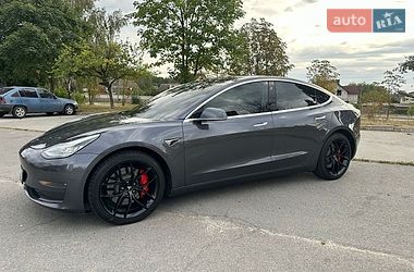 Седан Tesla Model 3 2018 в Звягеле