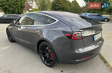 Седан Tesla Model 3 2018 в Звягеле