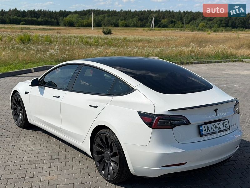 Седан Tesla Model 3 2021 в Луцьку