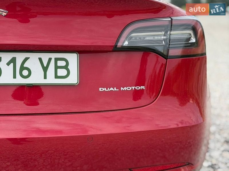 Седан Tesla Model 3 2022 в Києві