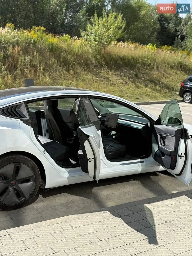2018 Tesla Model 3 - мініатюра 9