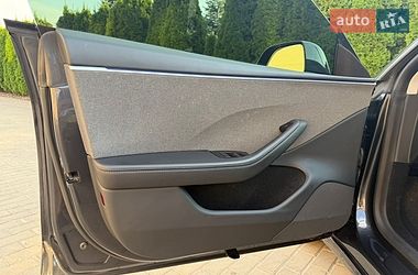 Седан Tesla Model 3 2024 в Днепре