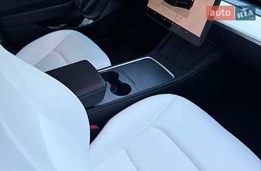 Седан Tesla Model 3 2022 в Киеве