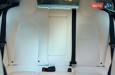Седан Tesla Model 3 2022 в Киеве