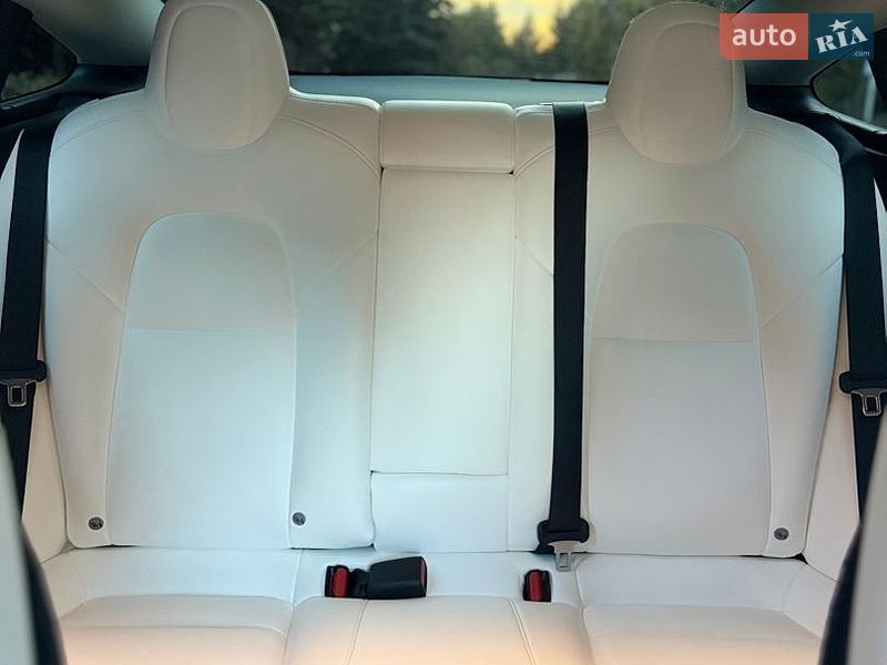 Седан Tesla Model 3 2022 в Киеве