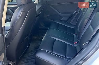 Седан Tesla Model 3 2022 в Тернополе