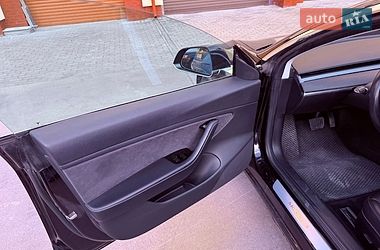 Седан Tesla Model 3 2018 в Львове