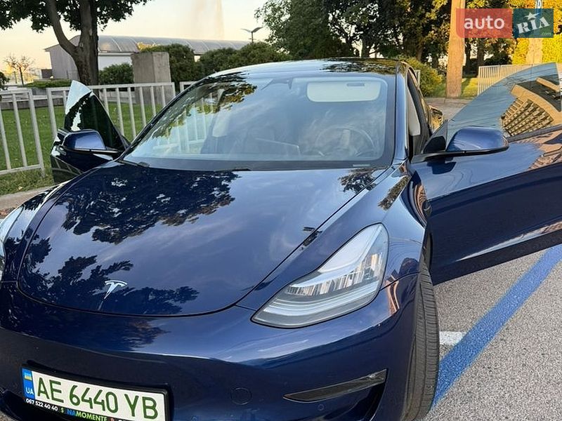 Седан Tesla Model 3 2020 в Дніпрі