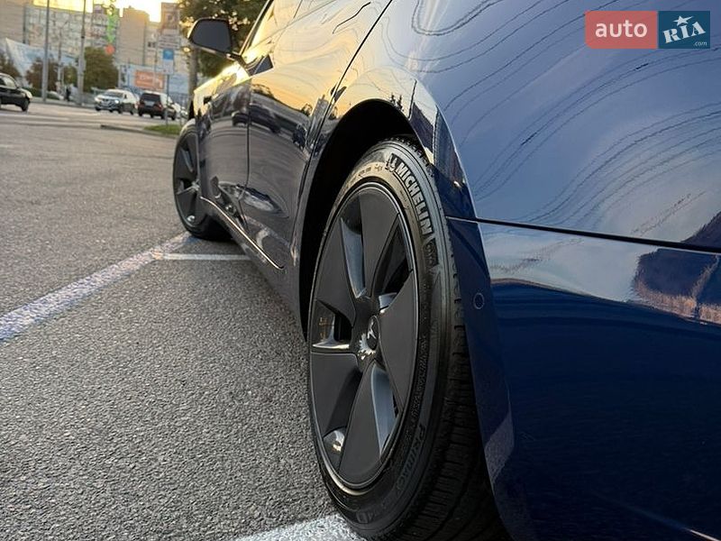 Седан Tesla Model 3 2020 в Дніпрі