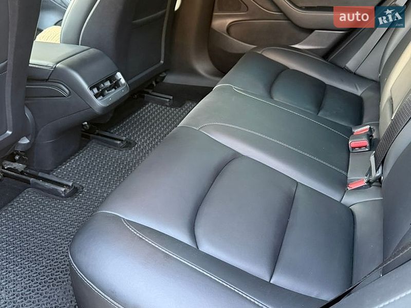 Седан Tesla Model 3 2020 в Дніпрі