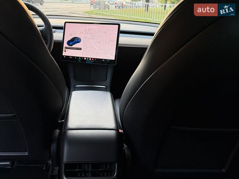 Седан Tesla Model 3 2020 в Дніпрі
