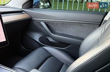 Седан Tesla Model 3 2020 в Дніпрі