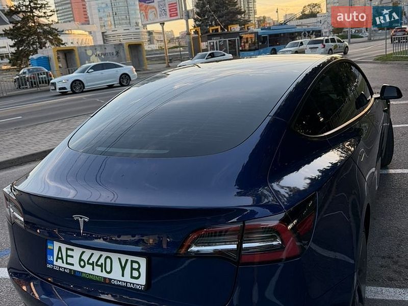 Седан Tesla Model 3 2020 в Дніпрі